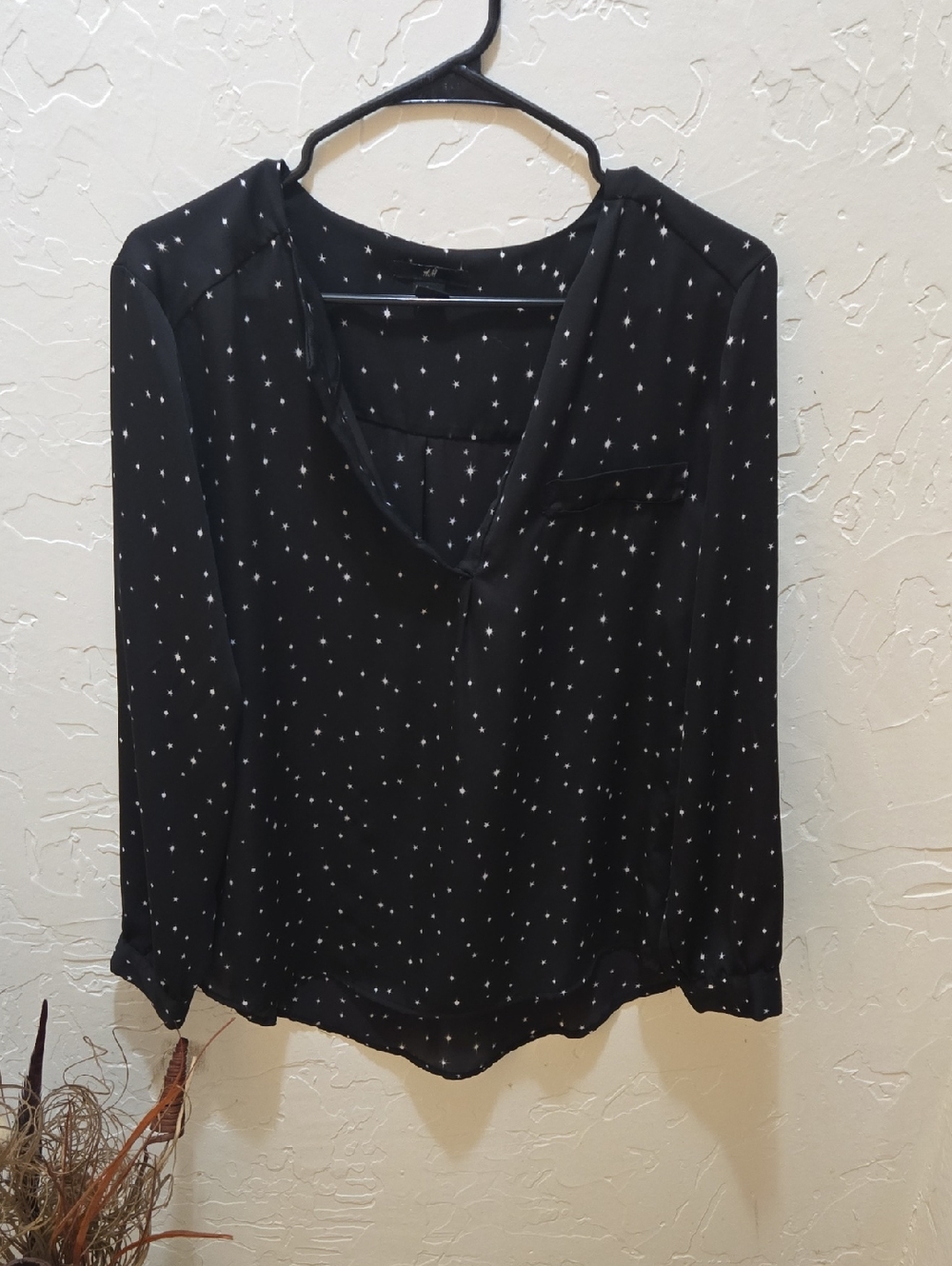 H&M Black V-Neck Long Sleeve Blouse with White Star Print